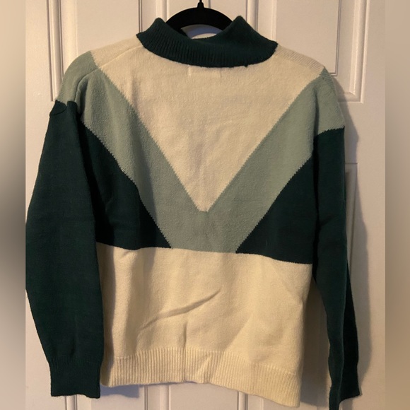 Very pretty, soft sweater. Great condition. - Picture 3 of 5